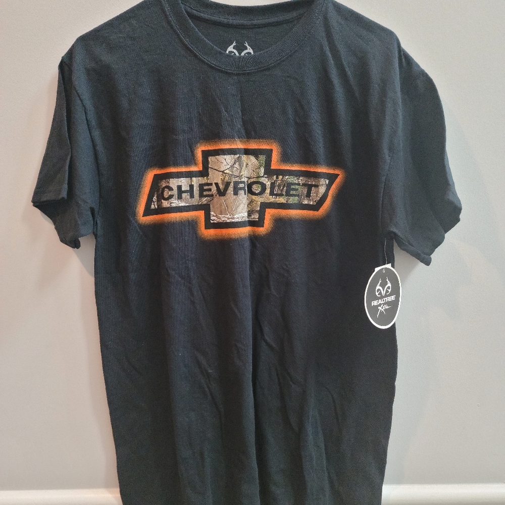 NWT Realtree Mens Medium Chevrolet T Shirt